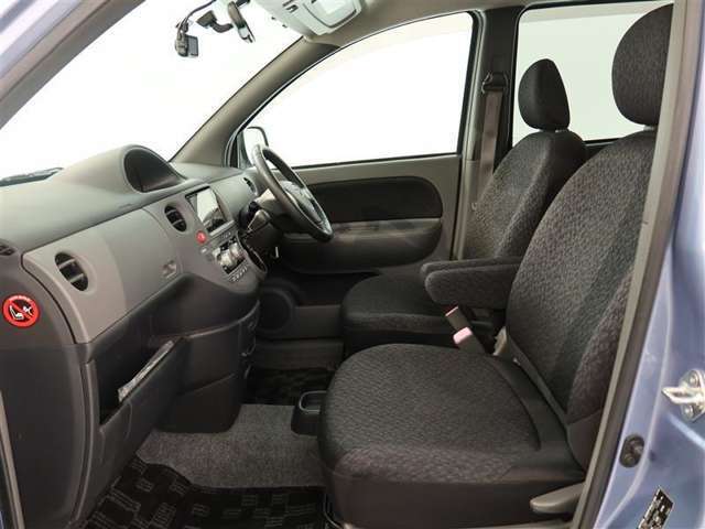 見通しのよいすっきりとした視界で、誰でも運転しやすいです。運転のしやすさは疲れにくさにも繋がりますよ♪