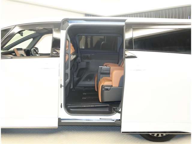 埼玉トヨペットならではのラインナップ！ディーラー下取り車、　トヨタの車種がメインのお買い得車両を厳選しております！詳細はお気軽にスタッフまでお問い合わせください。