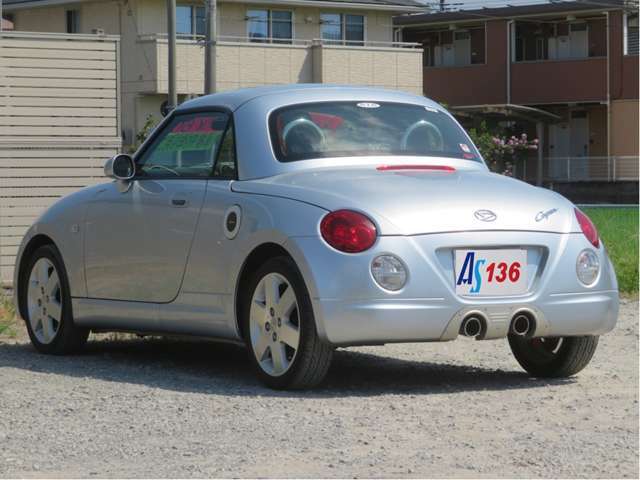 オートサロン136では、仕入れてから全てのお車整備、オイル交換、ワイパー交換、外装磨きコーティング、内装クリーニングを行っております。