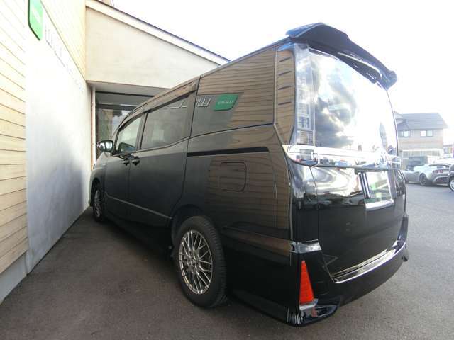 メールの返信は出来る限り早く返信する様に心掛けておりますが、なにぶん少人数で運営しておりますので遅くなる場合もございますのでご了承ください。