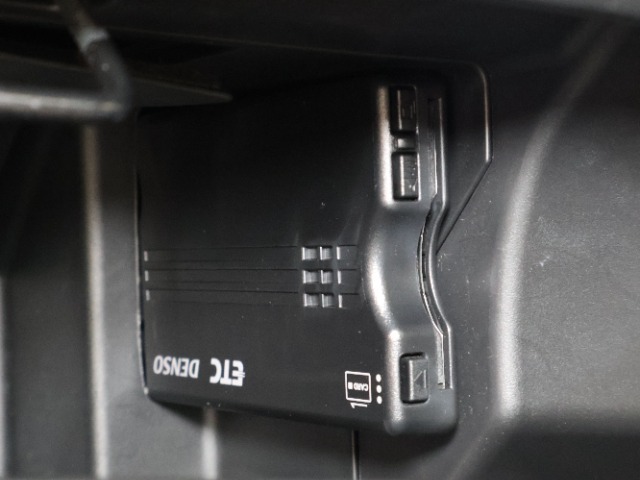 ETC車載器付ですので高速道路の料金所もノンストップです！高速道路の乗り降りがスムーズに行えます！！