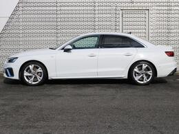 全車両に標準装備の純正アルミホイールは、純正ならではのバランスの良いデザインと、走行安定性をお楽しみ頂けます。