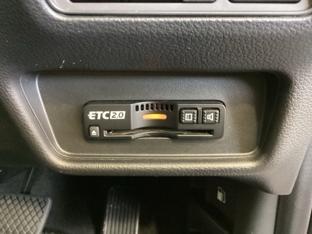 いまや快適なカーライフに欠かせないETCが付いています。