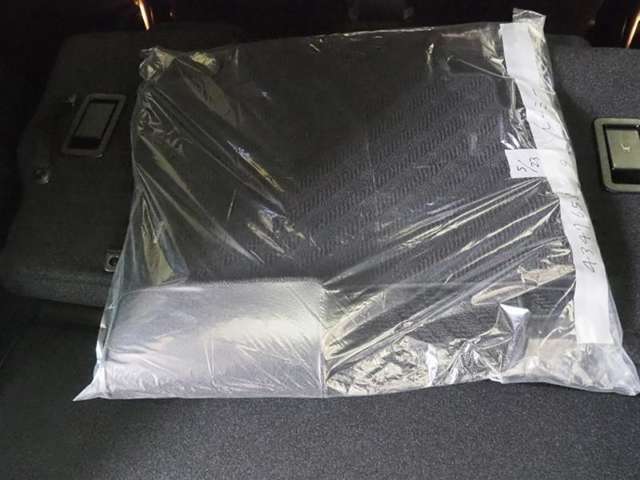清掃済みフロアマット搭載です。