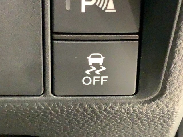 横滑り防止装置がついています。いざという時に安心ですね。