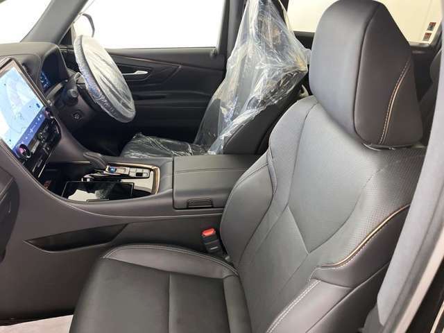 車内洗浄・艶出し・除菌＆消臭と、隅々までまるまるクリーニング！洗浄剤は天然素材のため、肌に優しい仕上がりです。