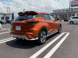 R3年式　キックス　X　プレミアムホライズンオレンジパールのお車が入荷しました☆