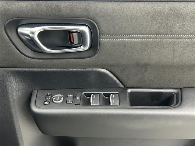 【窓操作部】軽い力で、窓を開けたり閉めたりすることができます！掲載箇所以外にご希望の写真がございましたら、お気軽にお問い合わせ下さい！メールや郵送でお送りさせていただきます。