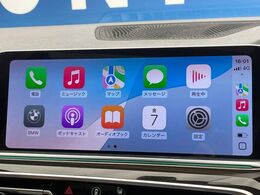●Apple　Car　Play：スマホとの有線接続で、ナビ・オーディオ再生などスマホのアプリ機能が画面でも使える便利機能です！