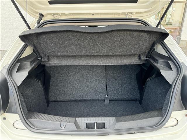【トランク】積み込みやすくて、たっぷり積める荷室です。シートアレンジできるものは、乗車人数と荷物の量や大きさによってシートを動かすことができるので、より快適なドライブが可能です！