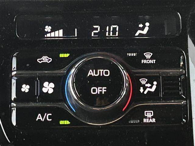 【オートエアコン】車内温度を感知して自動で温度調整をしてくれるのでいつでも快適な車内空間を創り上げます！