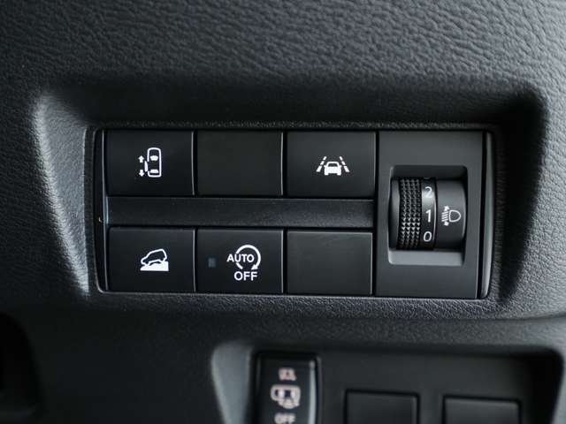 助手席側電動スライドドアを搭載☆雨の日にも外に出ることなくドアの開け閉めが可能です！