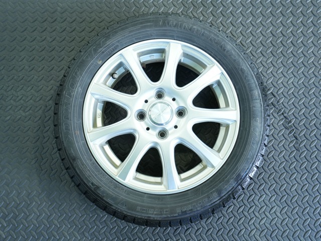 積み込み冬タイヤも備わっております！