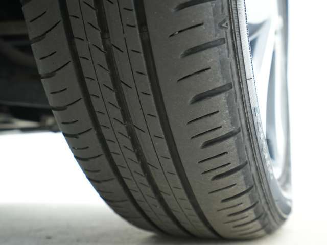 装着夏タイヤの残り溝の状態です！