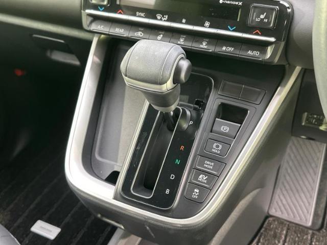 国産車から輸入車まで多様なお客様のニーズのお応えできるように、全国規模で豊富な在庫展開！車のことならWECARSへ！