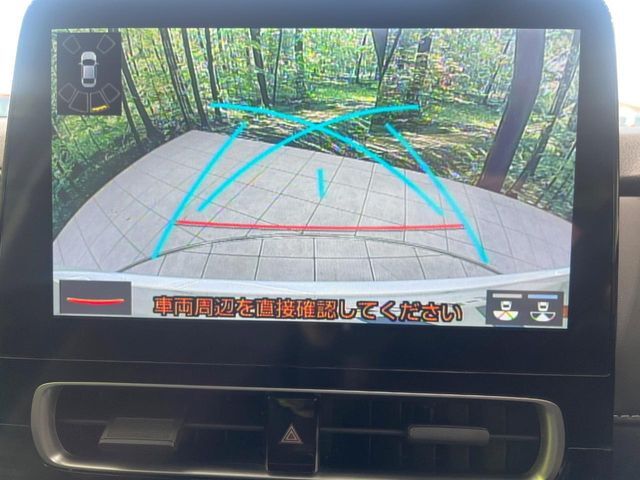 【バックカメラ】駐車時に後方がリアルタイム映像で確認できます。大型商業施設や立体駐車場での駐車時や、夜間のバック時に大活躍！運転スキルに関わらず、今や必須となった装備のひとつです！