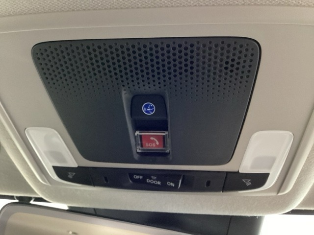 Honda CONNECT搭載車です。「Honda Total Care プレミアム」に加入頂くと、「緊急サポートセンター」や「Honda ALSOK駆けつけサービス」などのサービスが受けられます。