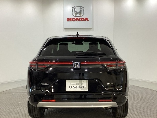 【Honda認定中古車 U-Select】　は3つの安心をお約束します。　1　Hondaのプロが整備した安心。 2　第三者機関がチェックした安心。　3　購入後もHondaが保証する安心。