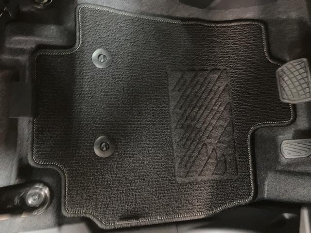 【カーペットマット】嬉しい純正カーペットマットつき！純正なのでフィット感が違いますよ☆清掃済みです♪