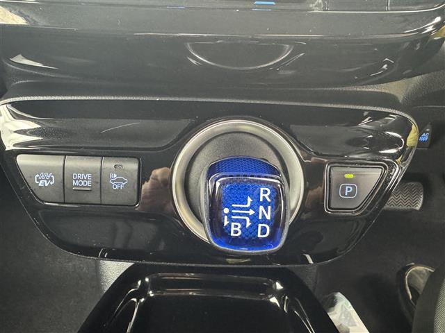 【運転席操作部】快適なドライブを楽しむための機能が装備されています！運転席から触れるので、使いやすいです！除菌プランいれていただくと、さらに清潔で安心していただけます！