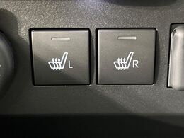 【シートヒーター】寒い日に重宝するシートヒーター！エアコンより早く温まってくれるので寒がりの人も安心ですね♪エアコンの温風は乾燥するから苦手、という方にもをおすすめです。