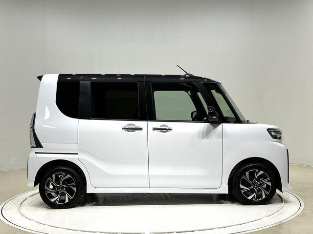ドアは約90度に開くので荷物も積み込みやすく、乗り降りもしやすい♪　ロングドライブも快適に過ごせる工夫がいっぱいです♪♪