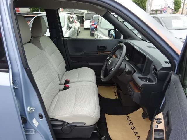 視界も広く、座りやすいドライバーズシート。ぜひ、店頭でお試しください。