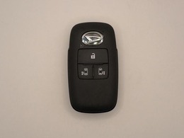 ◆三重県最大級の大型屋内中古車センター♪ヴァーサス鈴鹿店です♪オールジャンルの展示車が盛り沢山です♪在庫の無い車両のオーダーも受け付けます♪電話→059-384-5050までお問合せ下さい◆