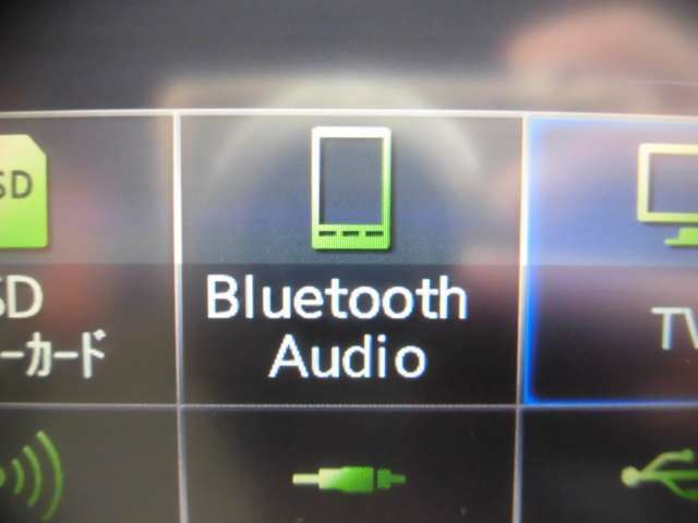 フルセグテレビ、Bluetooth機能が付いてます。