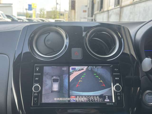「全周囲カメラ」駐車が苦手な方にもオススメです！