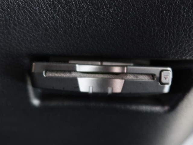 ETC車載器付きです。高速道路の料金所もスムーズに通過できます。