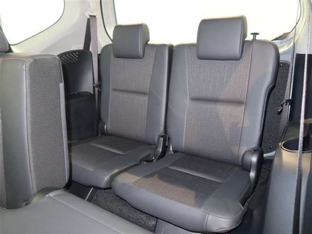 走りにこだわりながら収納力も持ち合わせたお車です。荷物を載せて軽快なドライブを楽しめますよ♪