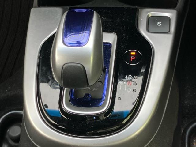 お車に合わせて無料保証以外にも、保証範囲、期間、距離を拡充させた有料保証もご用意しております！中古車の購入が初めてで不安・・・というお客様もご安心ください！