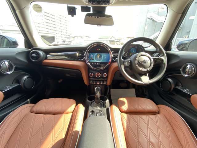 LIBERALAは、輸入車選びの新たなスタイルを提案するインポート・セレクト・ブランドです。オーナー様となる方がクルマから直接感じる感性を第一にした、適切な一台との出会いをコーディネートいたします。