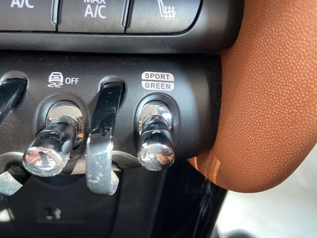 スポーツ走行やエコ走行など、走行状況に応じて切り替えられます！