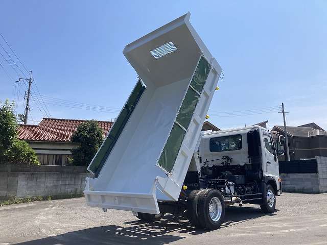 ☆当店のお車をご覧いただきましてありがとうございます。お車についてのご質問やお見積りのご依頼、ローンのご相談などお気軽にお問い合わせ下さい！