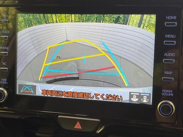 【バックカメラ】駐車時に後方がリアルタイム映像で確認できます。大型商業施設や立体駐車場での駐車時や、夜間のバック時に大活躍！運転スキルに関わらず、今や必須となった装備のひとつです！