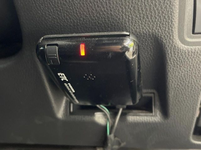 【ETC】高速道路の料金所をストレスなく通過！話題のスポットやサービスエリアに多い「スマートIC」利用時は必須のアイテムです。当店でセットアップを実施、ご納車当日からすぐにご利用いただけます！