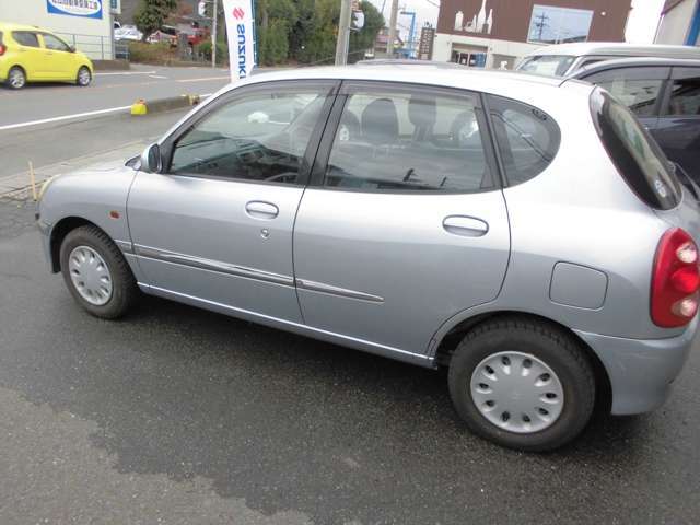 トヨタ デュエット 1.3 V 4WD 2003年 3.8万キロ (埼玉県) 車の