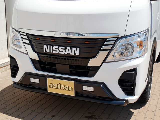 MONOBOX NISSANロゴグリルカバー　グリルマーカー付き
