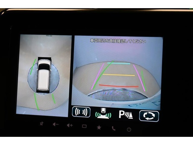 パノラミックビューモニターでクルマの周囲の確認が出来て安心です。