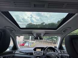 人気オプションのサンルーフ装備車です！