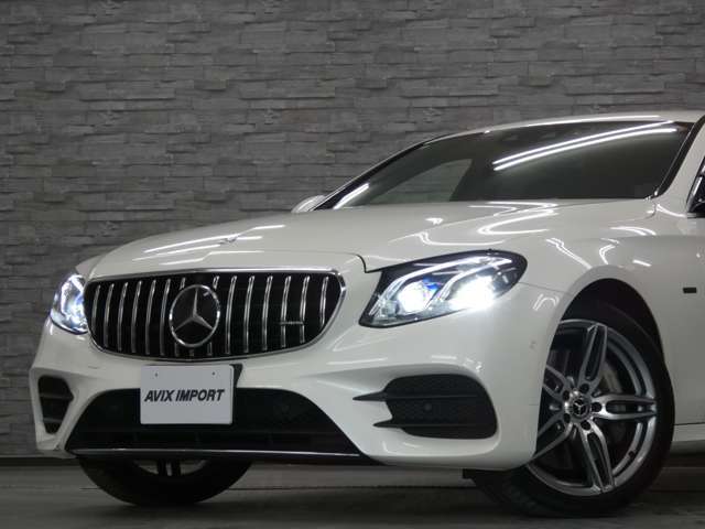 メモリー付パワーシート　全席シートヒーター　電動ランバーサポート　分割可倒式シート