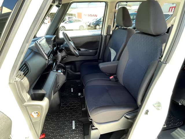 全国ワイド保証付きです！1年間、走行距離無制限の保証で安心ですね！もちろん新車保証が残っている場合は継承して納車させていただきます！