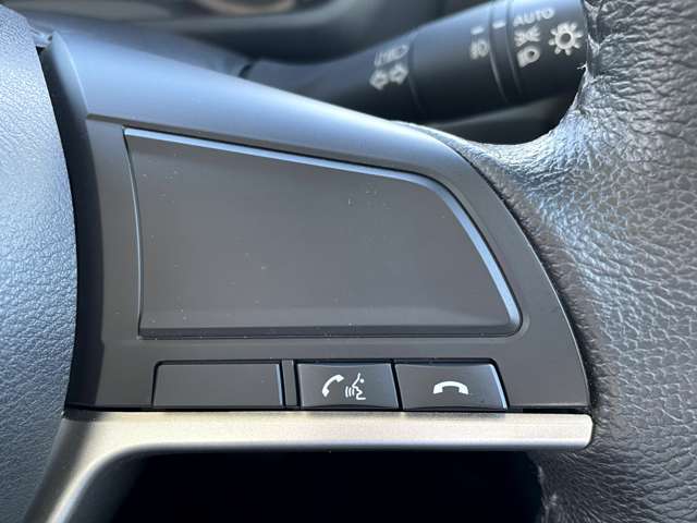 ハンズフリーフォンはこのスイッチで応答可能です！