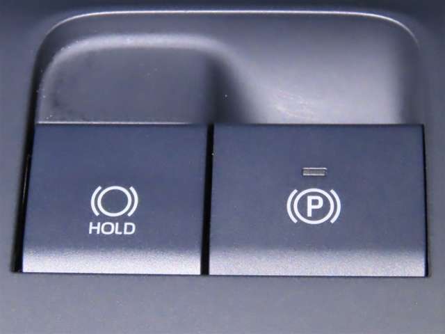 電動パーキングブレーキを装備しております。