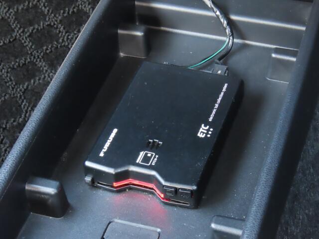 ETCも装備していますよ！ETC車載機を利用すると高速料金が割引に！！サイフにも優しい装備ですね♪