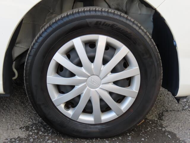 純正のホイールカバーを履いてます！