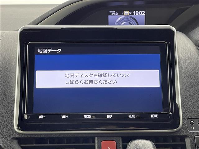 【純正9インチナビ】専用設計で車内の雰囲気にマッチ！ナビ利用時のマップ表示は見やすく、いつものドライブがグッと楽しくなります！