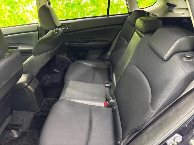 WECARSでは各商談席に大型モニターをご用意しております！見やすい大画面でゆったりと全国の在庫をご覧いただけます！是非ご来店お待ちしております！